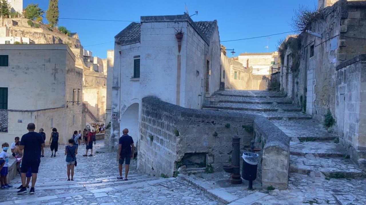 Gatto Bianco * Matera